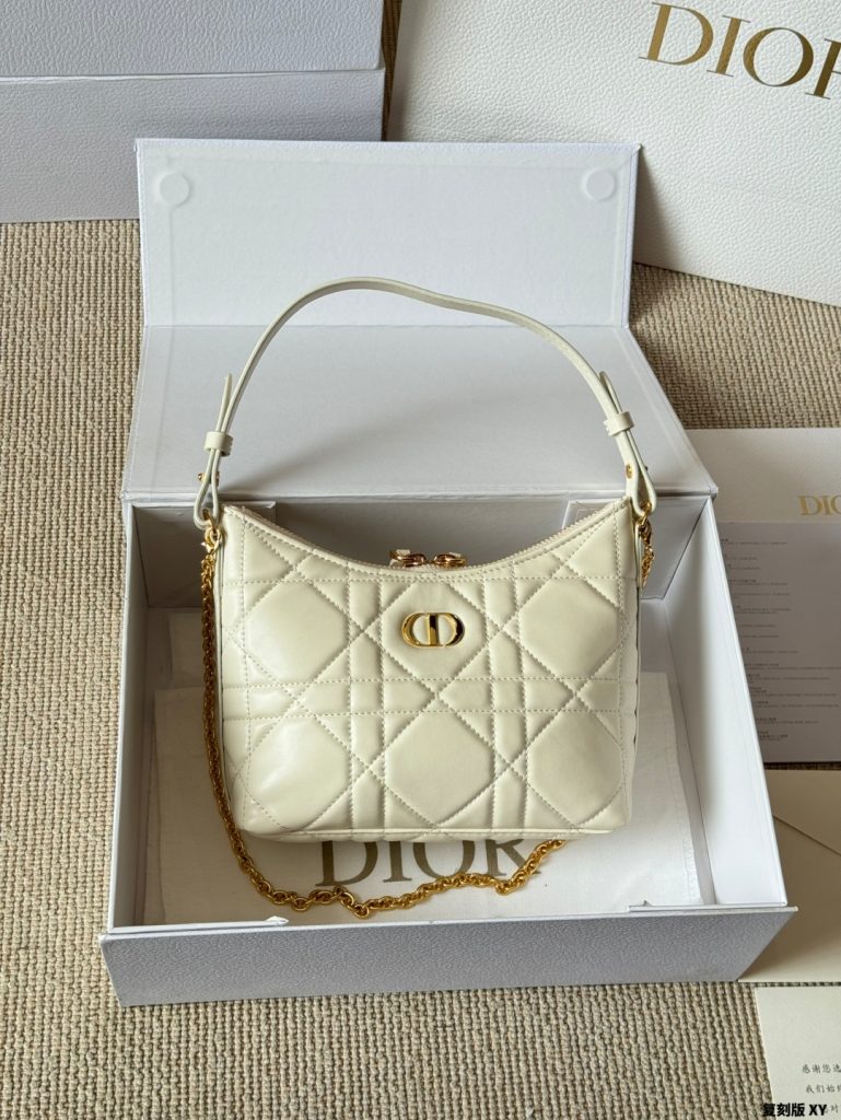 Diorディオール ショルダーバッグ 洗練されたモノグラムキャンバス 上品なブラック ギフトにも最適なレディースモデル - 画像 2