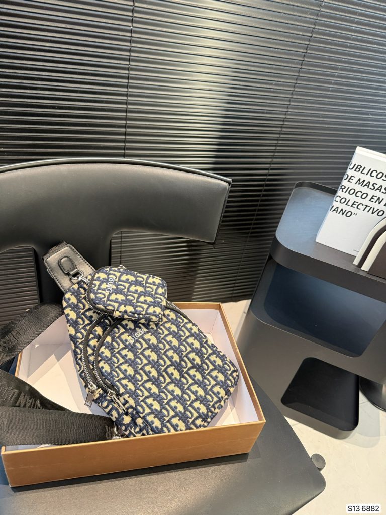 Diorディオール ショルダーバッグ 上品なモノグラムキャンバス レディース人気モデル ギフトにも最適 - 画像 3