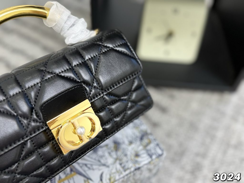 Diorディオール モノグラムキャンバス 上品なショルダーバッグ レディース向け ギフトにも最適 - 画像 4