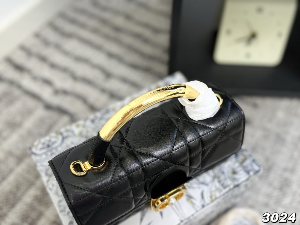 Diorディオール モノグラムキャンバス 上品なショルダーバッグ レディース向け ギフトにも最適 - 画像 5