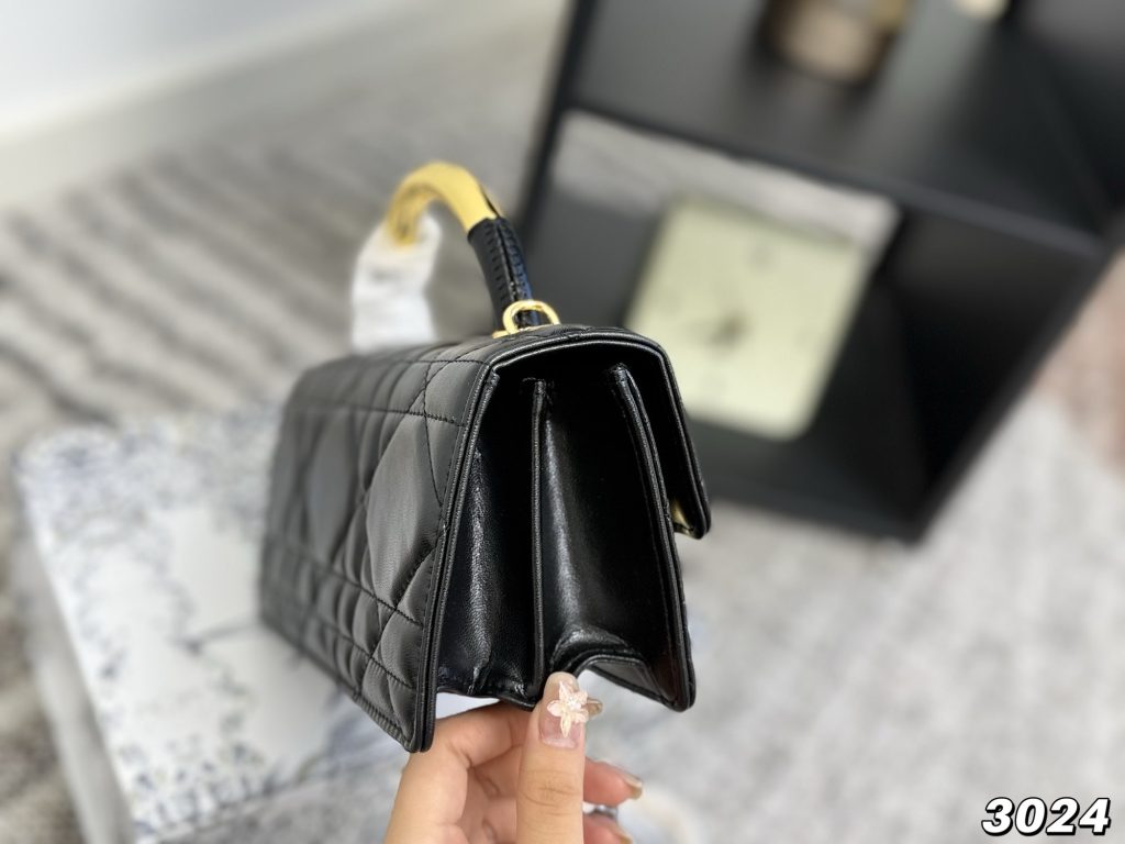 Diorディオール モノグラムキャンバス 上品なショルダーバッグ レディース向け ギフトにも最適 - 画像 7