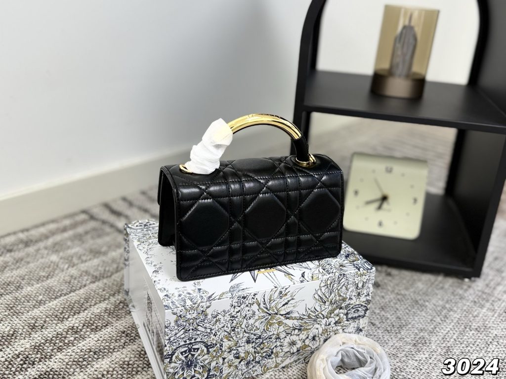 Diorディオール モノグラムキャンバス 上品なショルダーバッグ レディース向け ギフトにも最適 - 画像 8