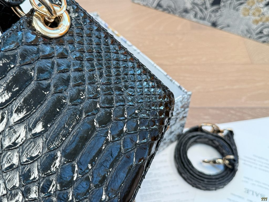 Diorディオール ショルダーバッグ モノグラムキャンバス 上品なデザイン レディース 長く愛用できる定番モデル - 画像 3