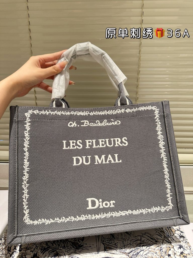 ディオール　ブックトート　Book Tote　トートバッグ　ミディアム　レディース　バッグ　メンズバッグ　刺繍 - 画像 2