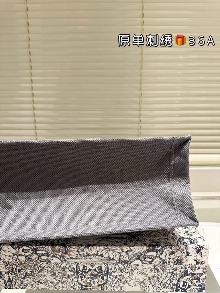 ディオール　ブックトート　Book Tote　トートバッグ　ミディアム　レディース　バッグ　メンズバッグ　刺繍 - 画像 8
