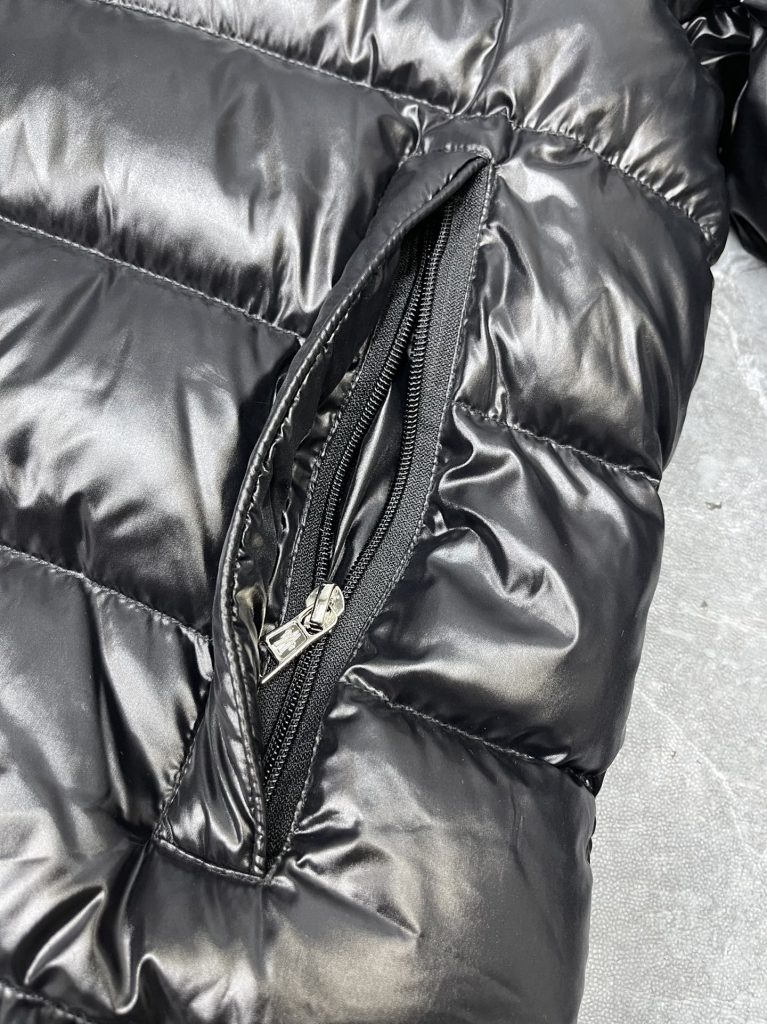 Monclerモンクレール 保温 軽量 ダウンジャケット 黒 - 画像 8