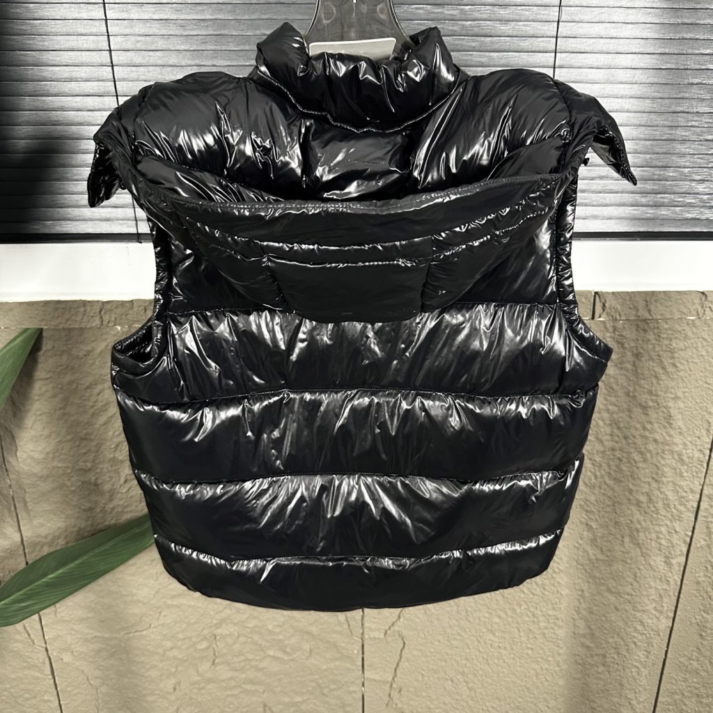Monclerモンクレール ブラック ポッフェル ファー付き メンズ レディース 1枚入 - 画像 3