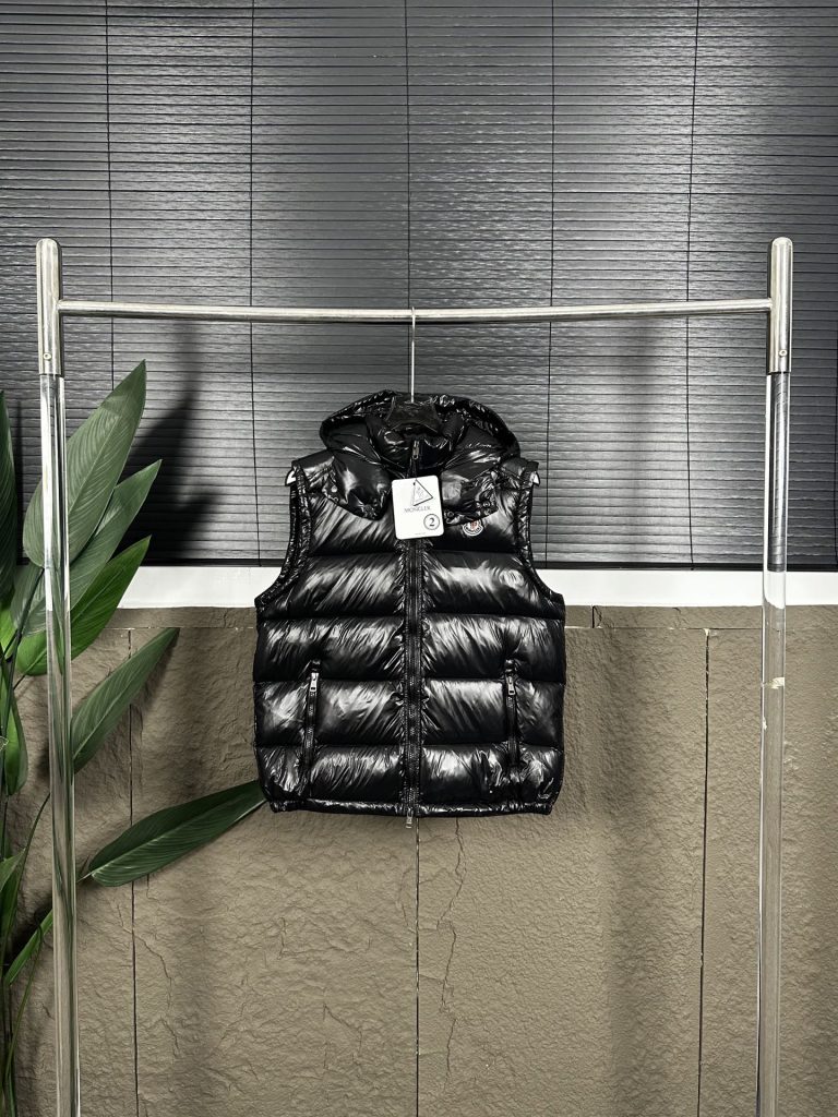 Monclerモンクレール ブラック ポッフェル ファー付き メンズ レディース 1枚入 - 画像 5