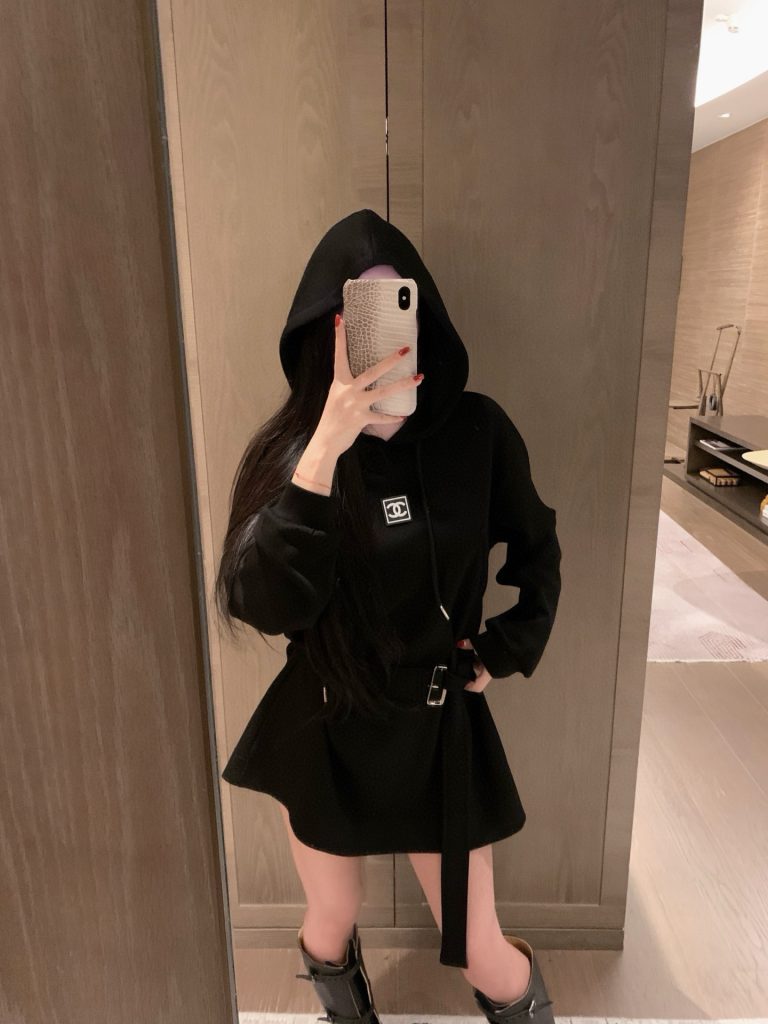 香奈儿 フード付きワンピース ブラック ホワイト ファッションアイテム 2色入 - 画像 3
