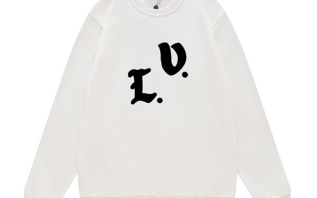 物価高でも選びやすい服装：LOUIS VUITTONを自然に取り入れる