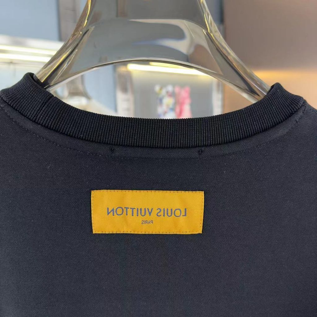 Louis Vuittonルイ・ヴィトン 黒 ニット ロゴプリント 半袖Tシャツ 1色 - 画像 6