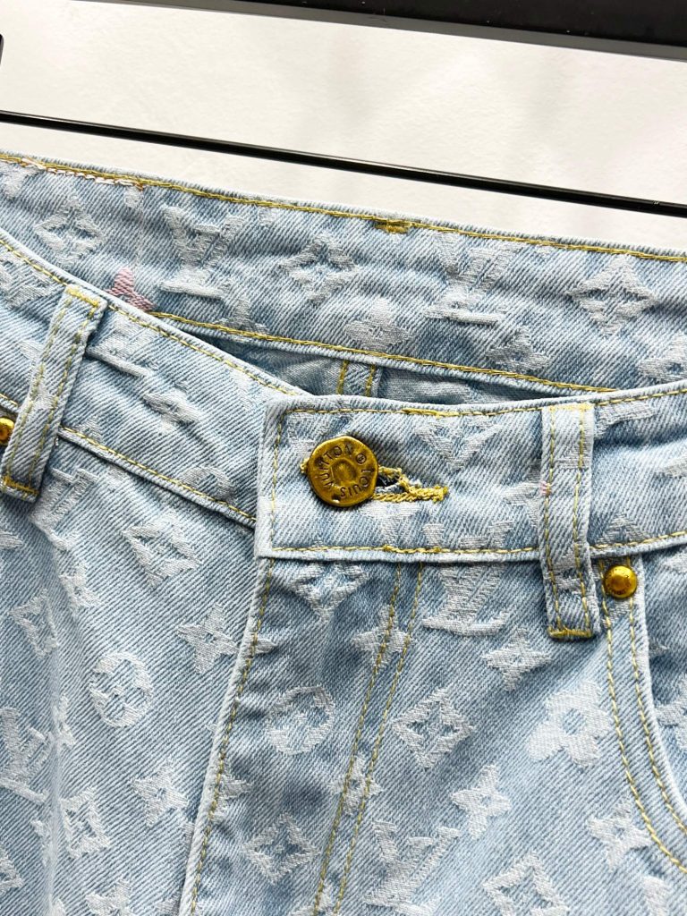 Louis VuittonLOUIS VUITTON デニムパンツ ミニロゴ刺繍 ハイウエスト - 画像 3