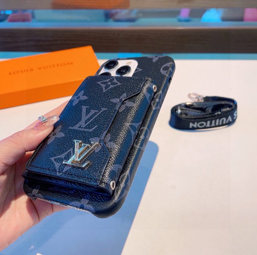 iPhoneケースLouis Vuitton モノグラム ストラップ付きスマホケース 2色入 🖤 - 画像 6