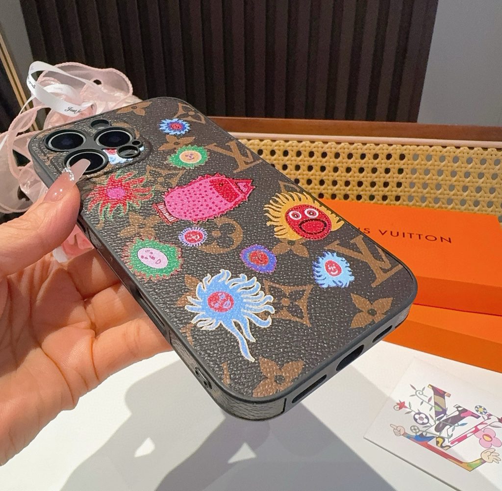iPhoneケースルイ・ヴィトン iPhone15 Pro用 カラフルな刺繍スマホケース 4色入 🌸 - 画像 7