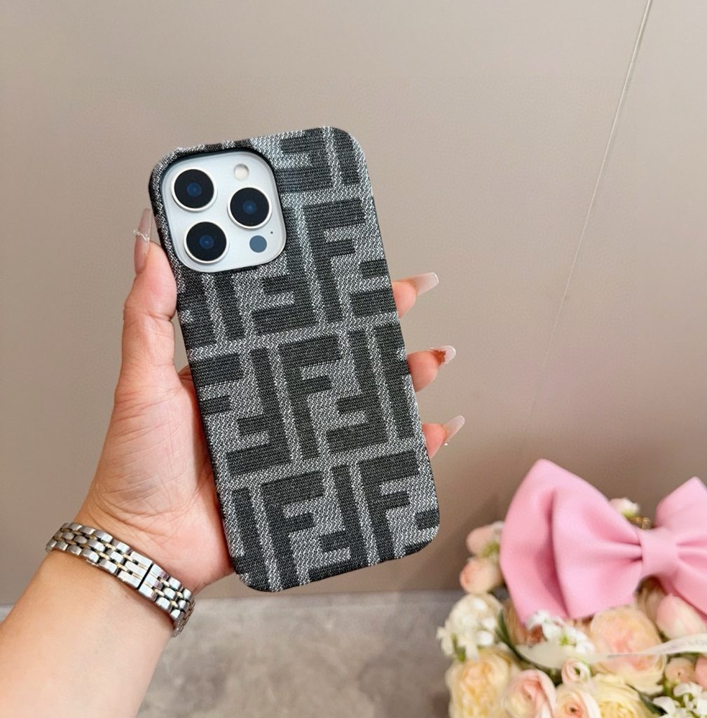 iPhoneケースFENDI iPhoneケース 2色入 フェンディ ブランドスマホケース 💎 - 画像 2