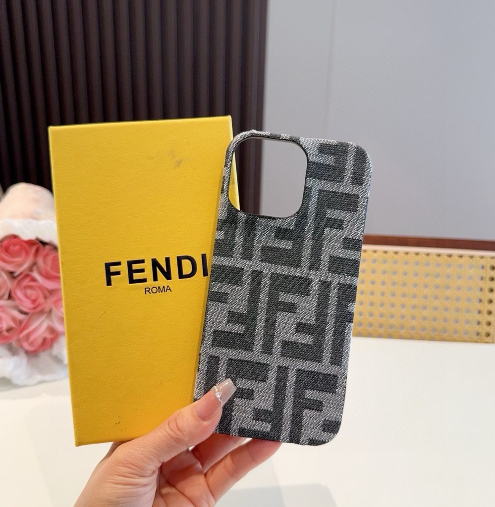 iPhoneケースFENDI iPhoneケース 2色入 フェンディ ブランドスマホケース 💎 - 画像 3