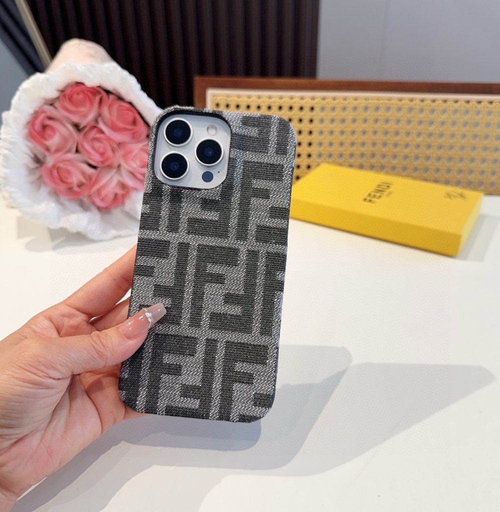 iPhoneケースFENDI iPhoneケース 2色入 フェンディ ブランドスマホケース 💎 - 画像 6