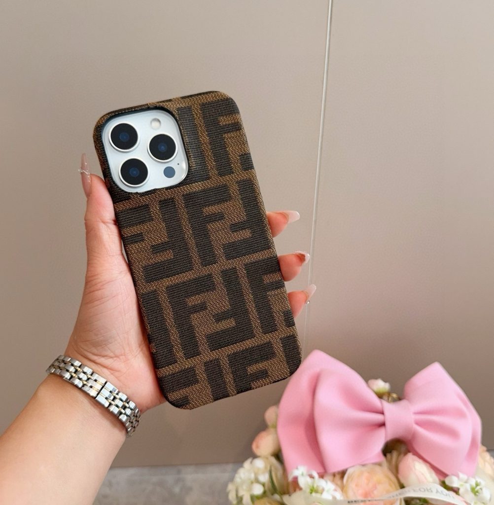 iPhoneケースFENDI フェンディ ブラウン グレー iPhoneケース 2色入 🌸 - 画像 2