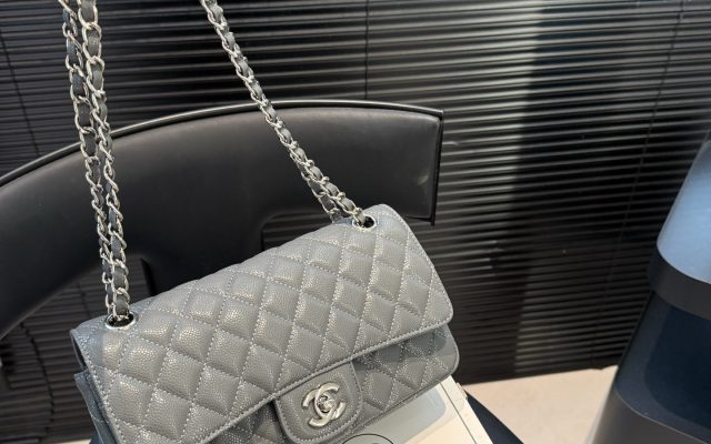 食事会目線で見るCHANELのバッグの印象