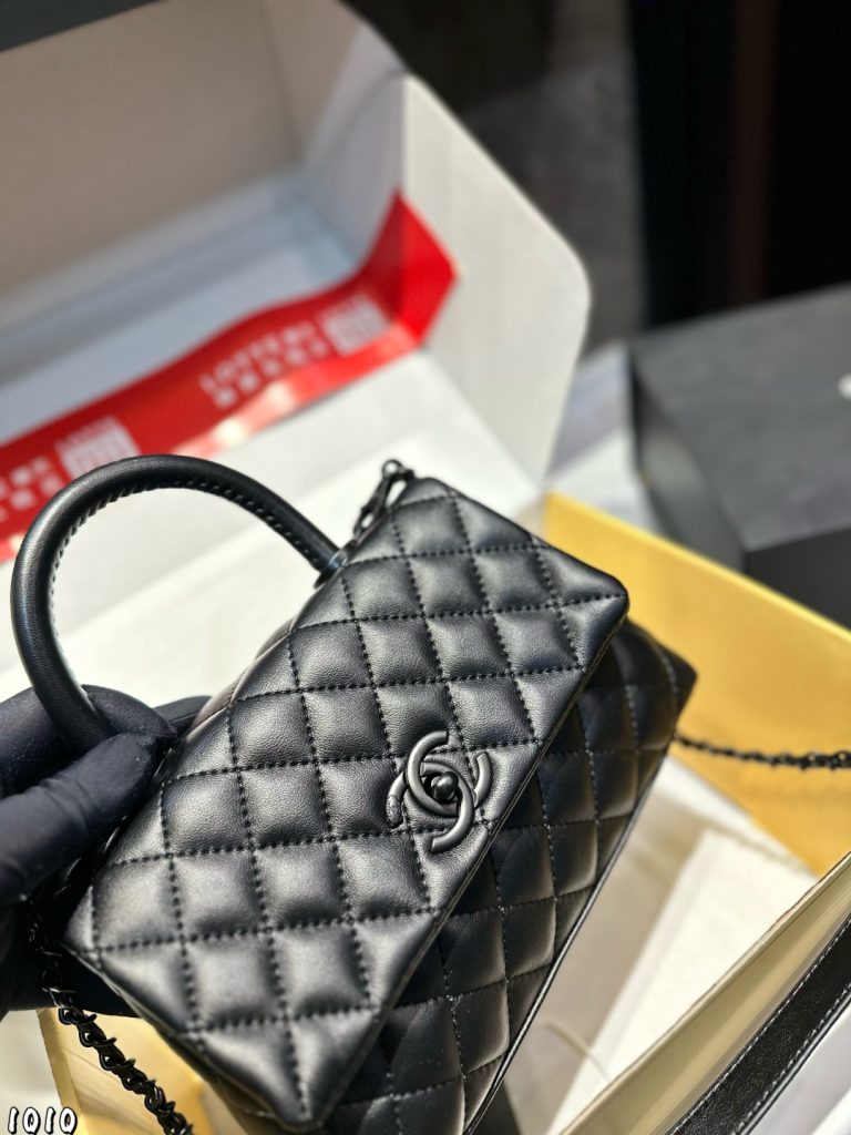 シャネル ブラック キャップ付きハンドバッグ 1色入 🖤 - 画像 3