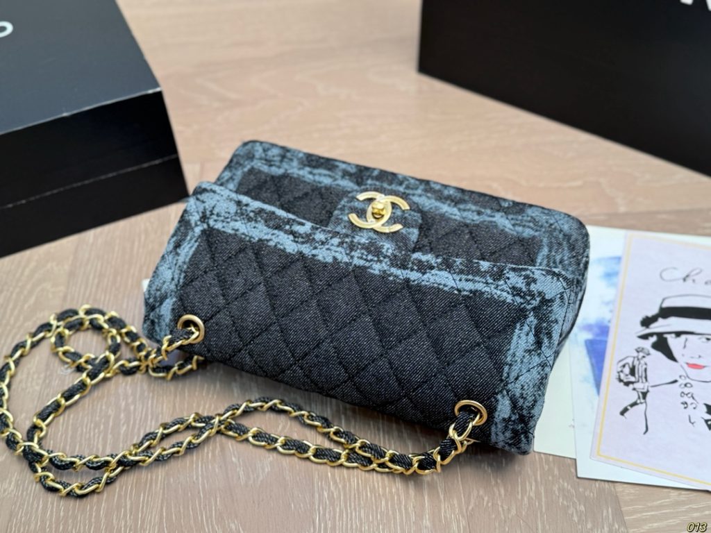 Chanel ミニ2.55 デニム ブルー 2色入 - 画像 8