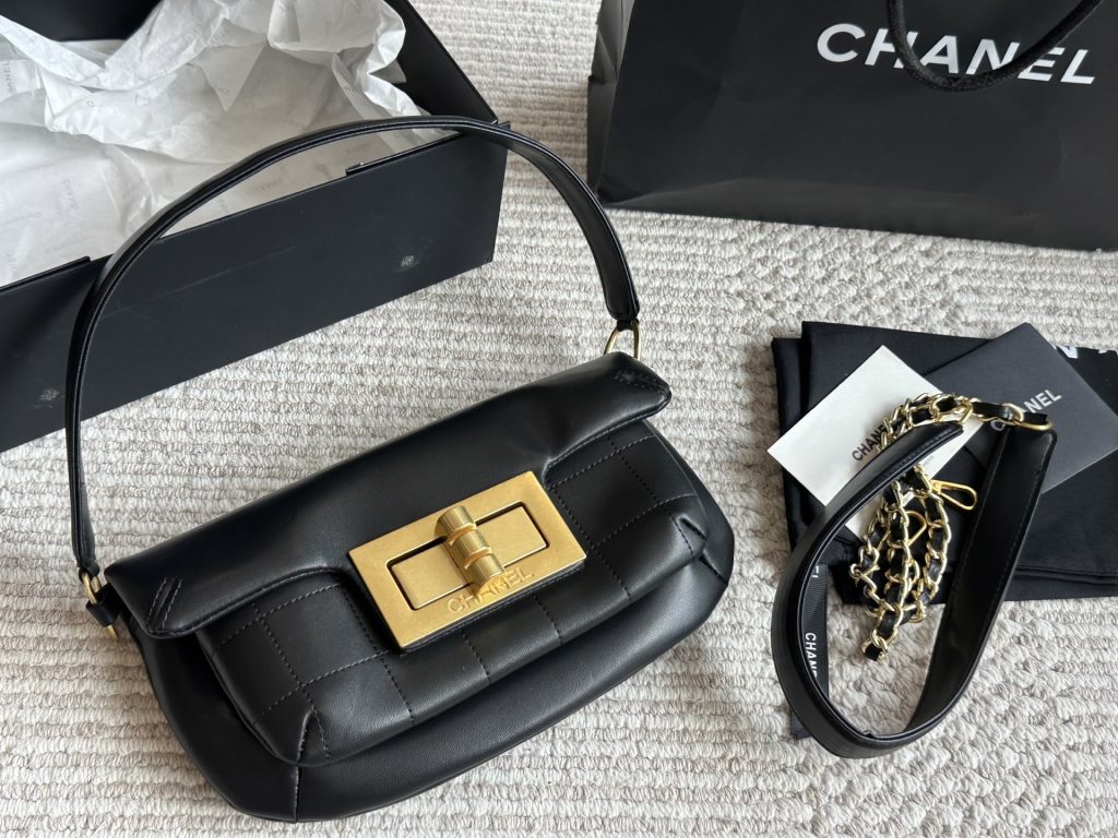 CHANEL ブランドバッグ ブラック 1色 | おしゃれなショルダーバッグ 💼 - 画像 5