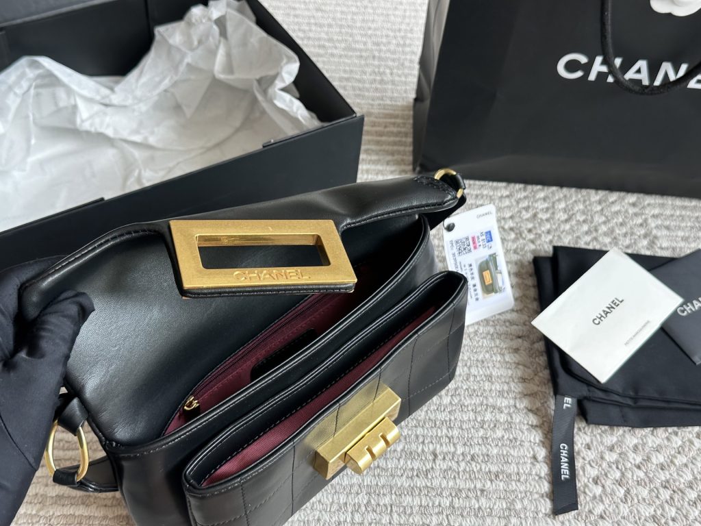CHANEL ブランドバッグ ブラック 1色 | おしゃれなショルダーバッグ 💼 - 画像 8