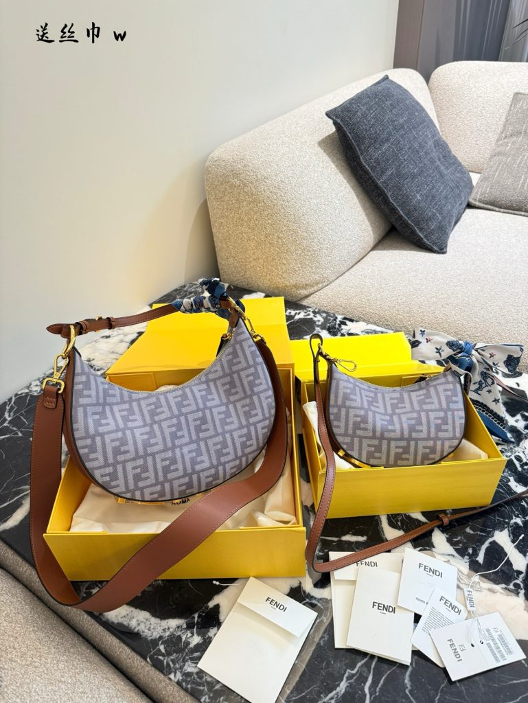 FENDI フェンディ バッグ 2色入 人気の月型ハンドバッグ - 画像 8