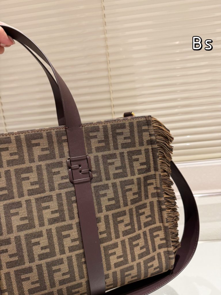 FENDI フェンディ フリンジトートバッグ ブラウン 1色入 🎩 - 画像 3