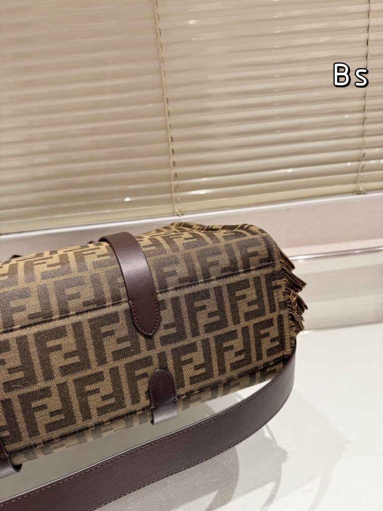 FENDI フェンディ フリンジトートバッグ ブラウン 1色入 🎩 - 画像 6