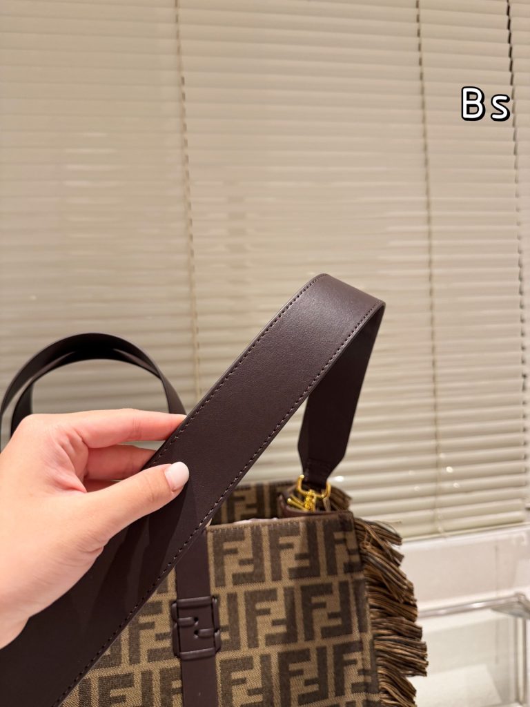FENDI フェンディ フリンジトートバッグ ブラウン 1色入 🎩 - 画像 8