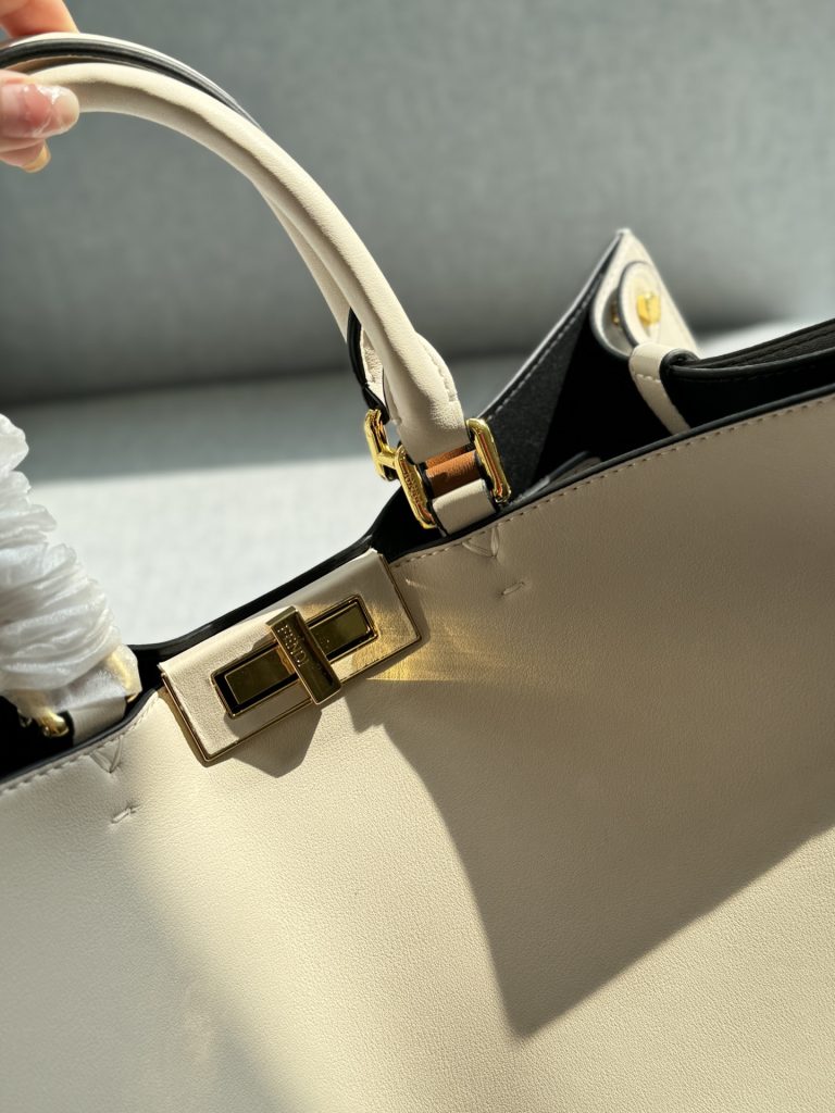 FENDI バッグ 41 ホワイト レディース デイパック 🌸 - 画像 3