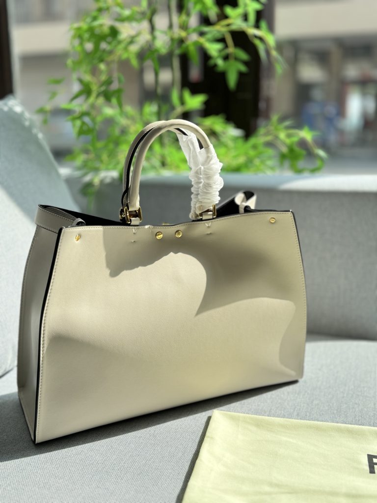 FENDI バッグ 41 ホワイト レディース デイパック 🌸 - 画像 4