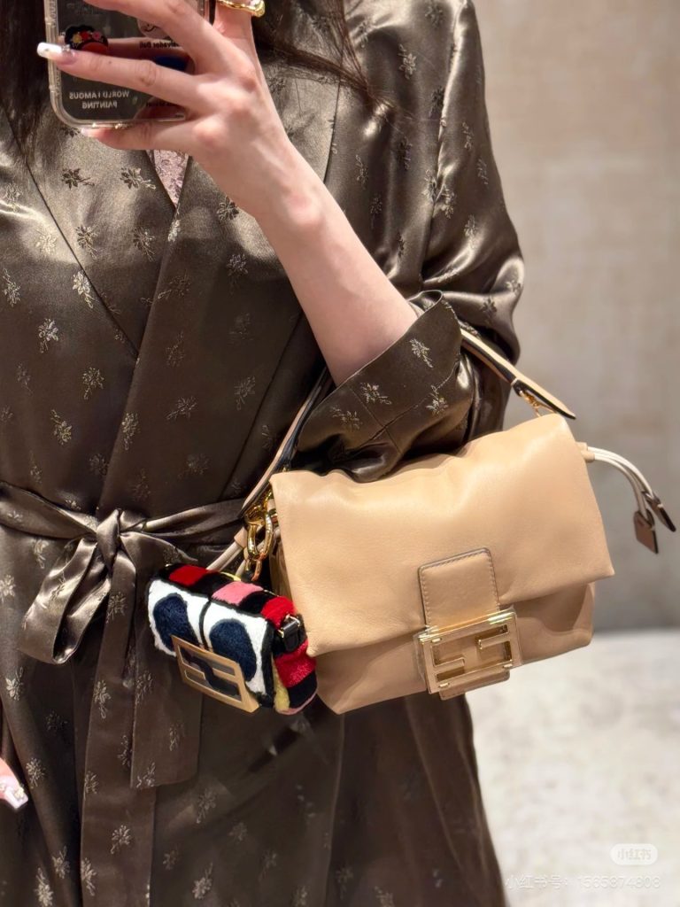 FENDI バッグ 3色入 おしゃれなショルダーバッグ 🖤 - 画像 6