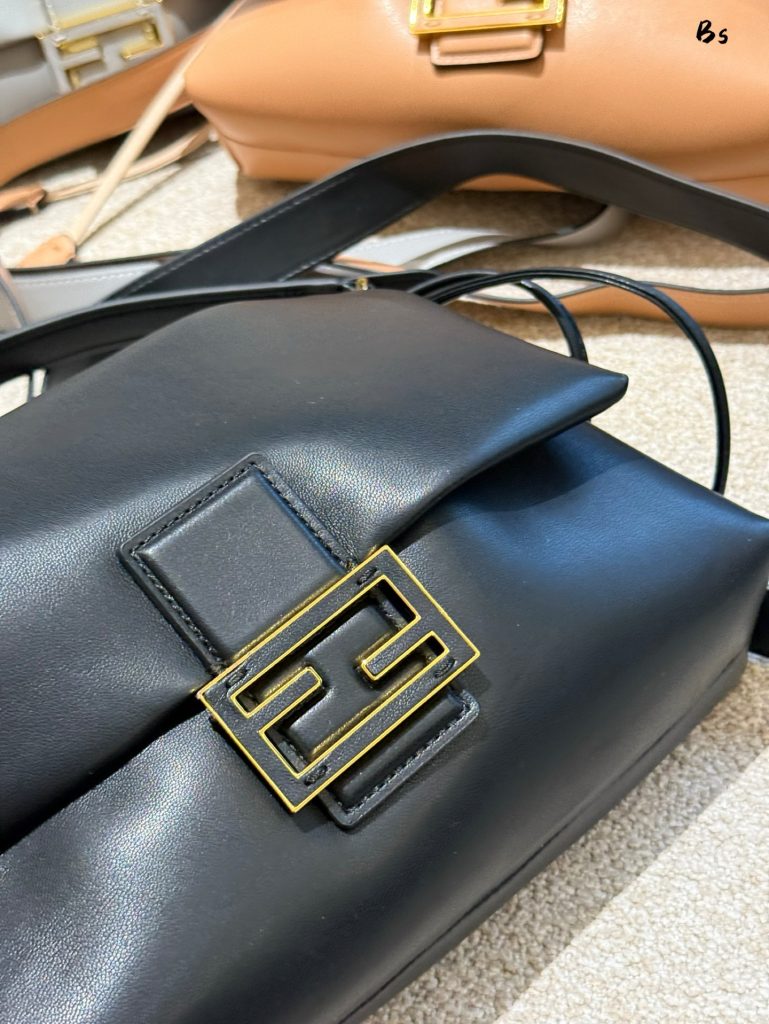 FENDI バッグ 4色入 トートバッグ ショルダーバッグ 💼 - 画像 6