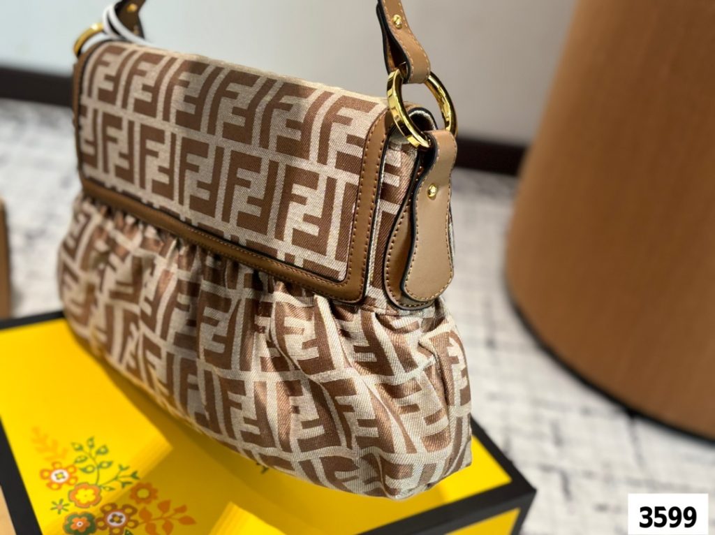 FENDI バッグ キャンバス フォンテイン ショルダーバッグ 🎀 2色入 - 画像 4