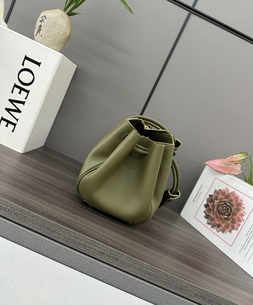 ロエベ グリーン ミニハンドバッグ 1色入 🌿 - 画像 3