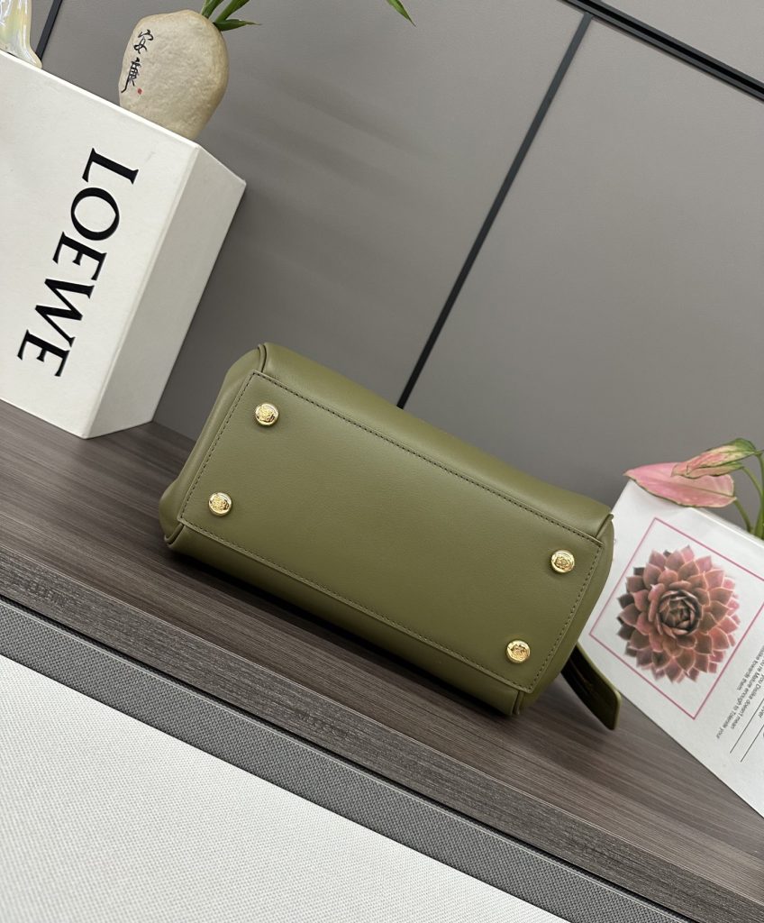 ロエベ グリーン ミニハンドバッグ 1色入 🌿 - 画像 4