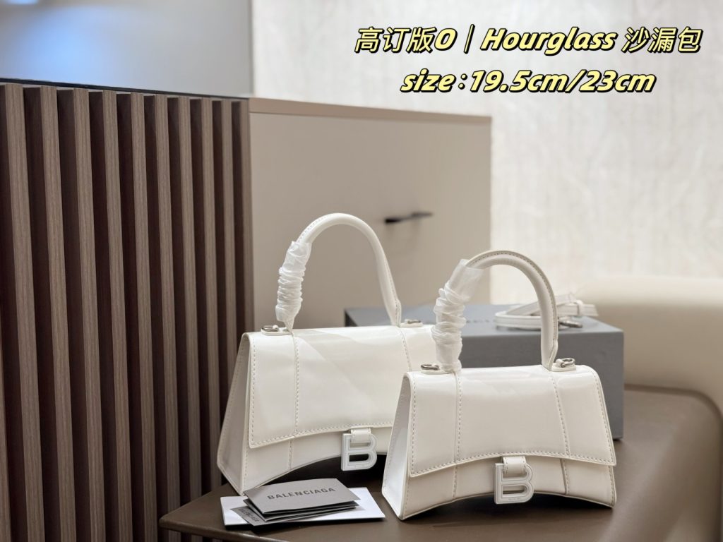 バレンシアガ ハンドバッグ 19.5×23cm レディース|週末に毎日に合わせるポイント