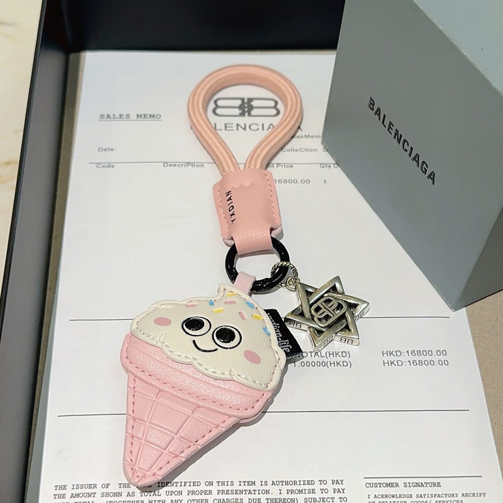 バレンシアガ ピンク アイスクリーム チャーム キーホルダー 🍦 3色入 - 画像 5