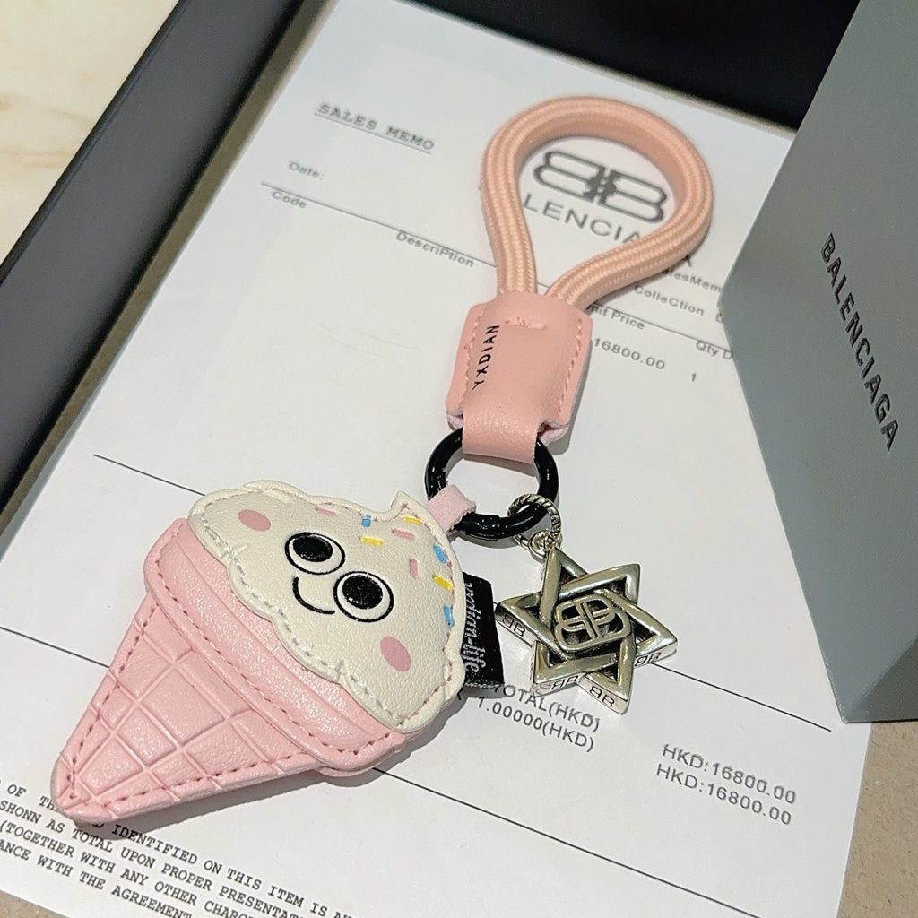 バレンシアガ ピンク アイスクリーム チャーム キーホルダー 🍦 3色入 - 画像 6