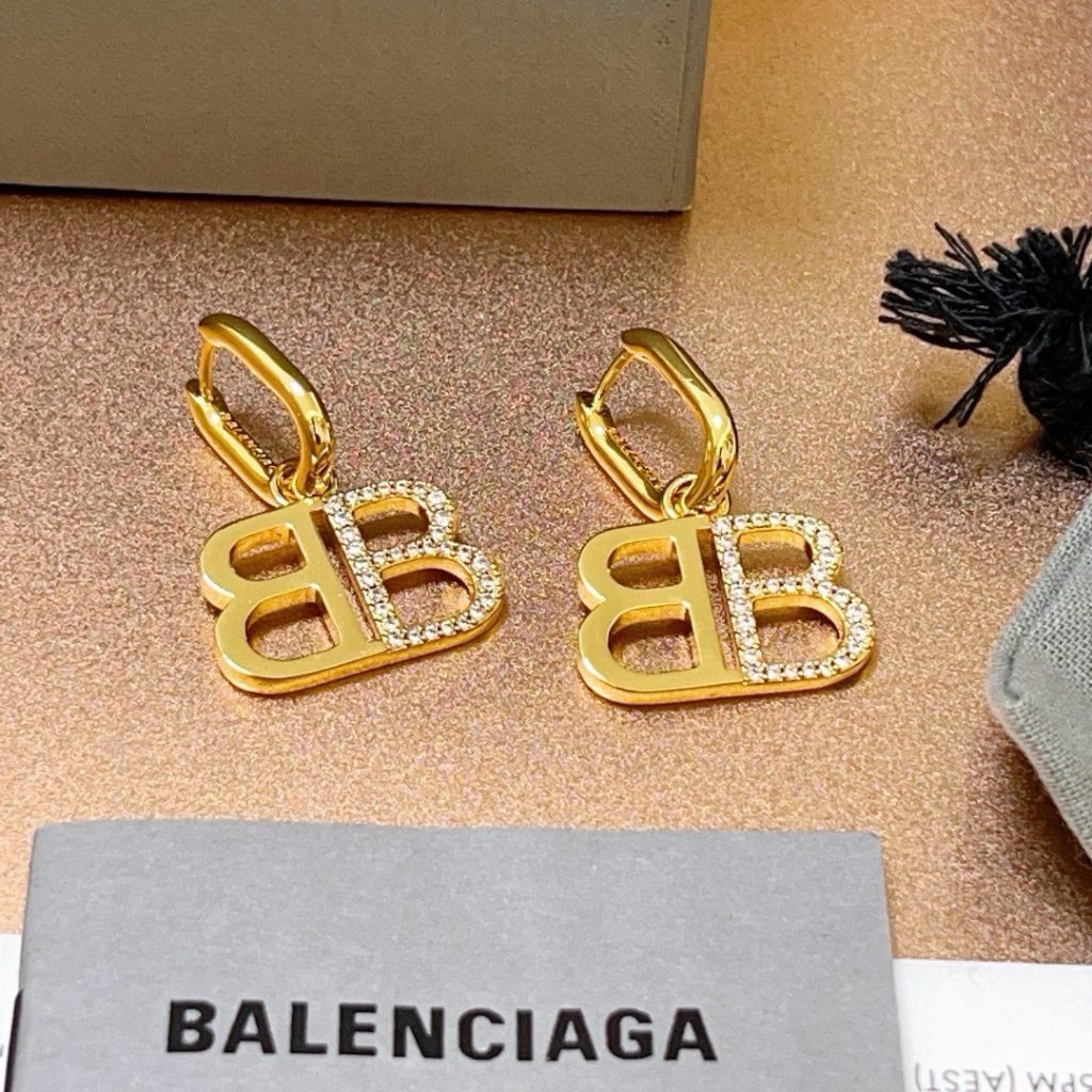 BALENCIAGA ブランドイヤリング 金色 ステンレス イヤリング 1対 💎 - 画像 3