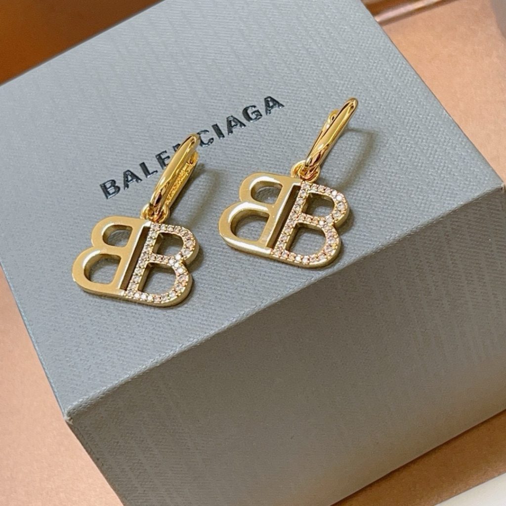 BALENCIAGA ブランドイヤリング 金色 ステンレス イヤリング 1対 💎 - 画像 6