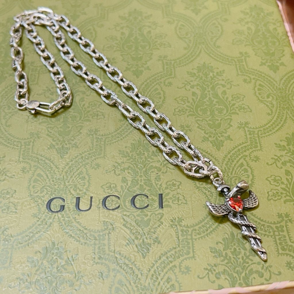 GUCCI ネックレス キャッチーなデザイン レッドストーン シルバー 1点物 💎 - 画像 2