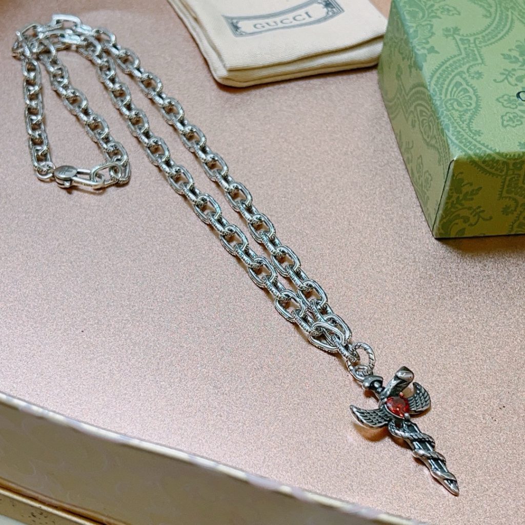 GUCCI ネックレス キャッチーなデザイン レッドストーン シルバー 1点物 💎 - 画像 7