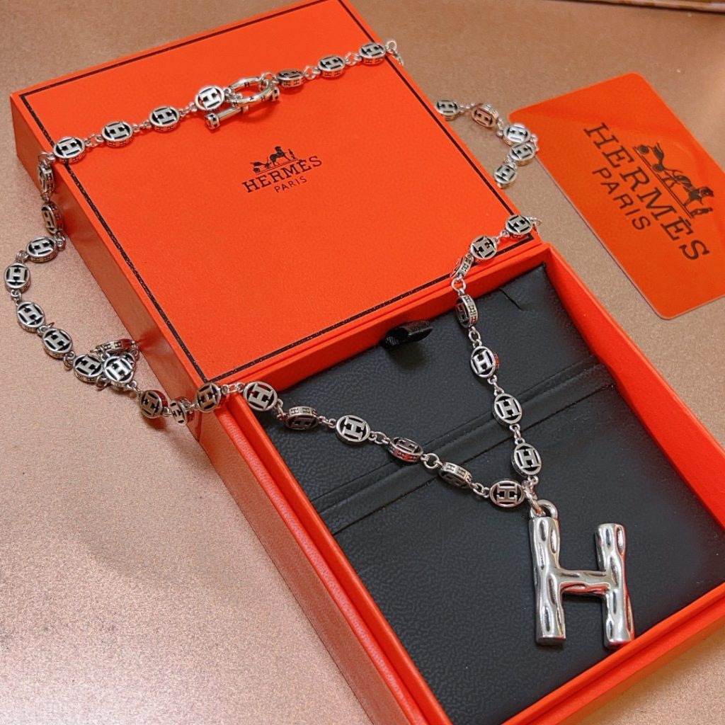 エレガントな HERMES ネックレス 1色入 💎 - 画像 8