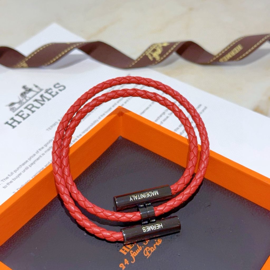 HERMES ブレスレット 赤色 レザー 2本編み レディース メンズ 30代 40代 50代 オシャレ かっこいい - 画像 5