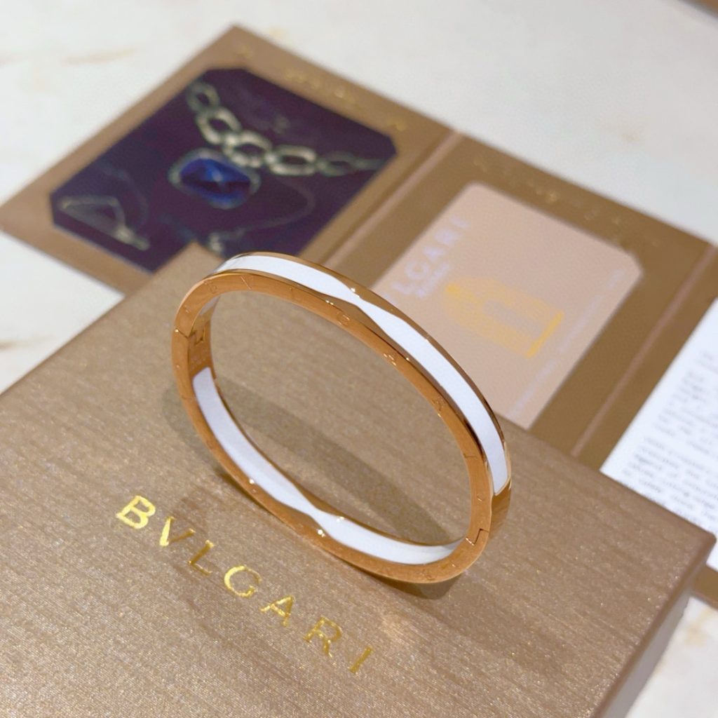 BVLGARI ブレスレット 3色入 ホワイト シルバー ブラック 💎 - 画像 4