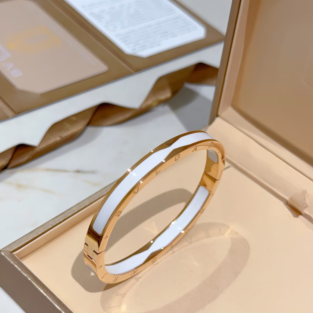 BVLGARI ブレスレット 3色入 ホワイト シルバー ブラック 💎 - 画像 5