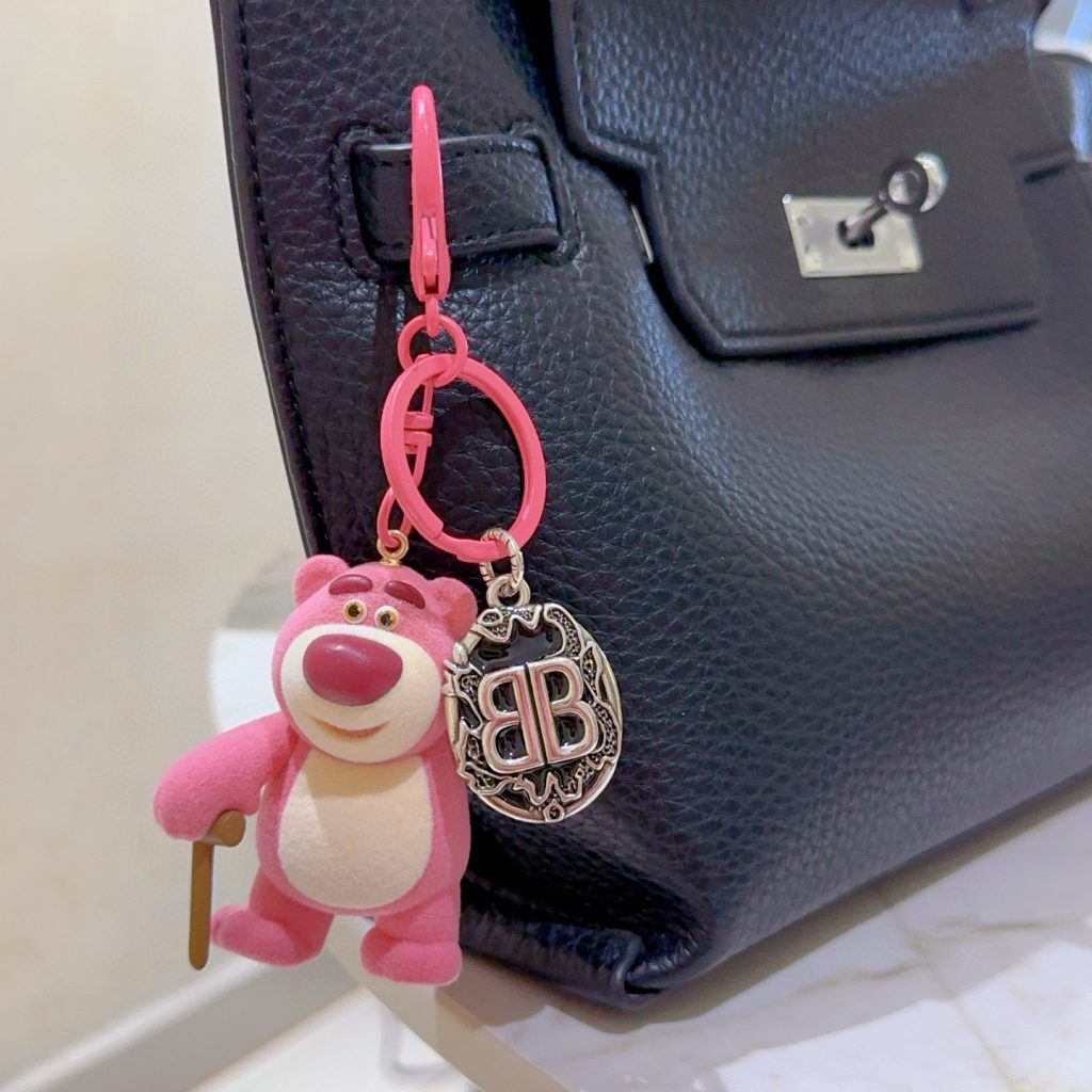 バレンシアガ ピンク ロンリーバード かわいいキーホルダー 2色入 🐻 - 画像 2
